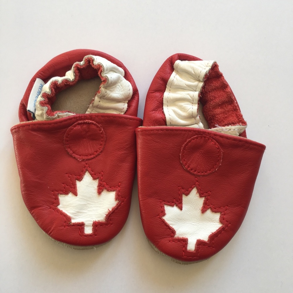 ROBEEZ Canadian Maple Leaf infant shoes 0-6 mo.